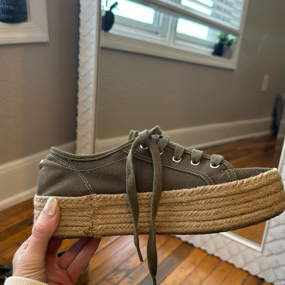 Steve Madden army green shoes size 7.5